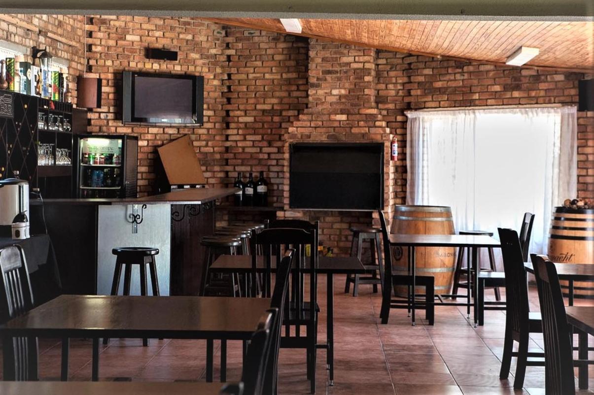 The Lazy Grape Guest Lodge & Spa ベノニ エクステリア 写真